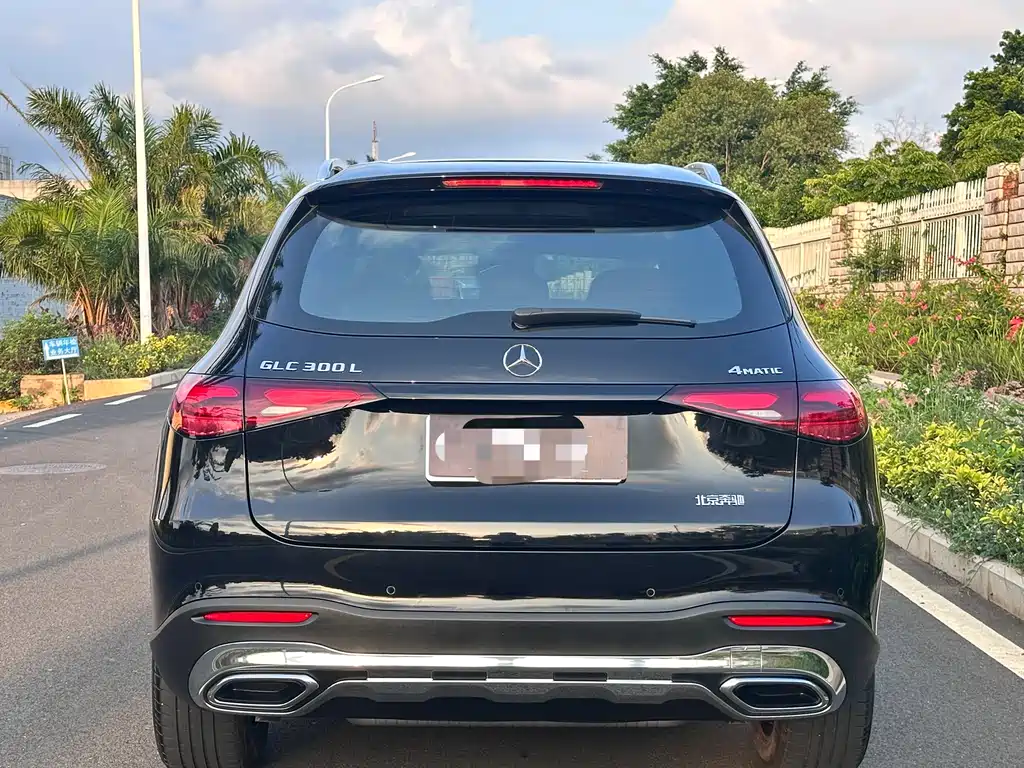 Mercedes-Benz GLC 2023 GLC 260 L 4MATIC 5 мест