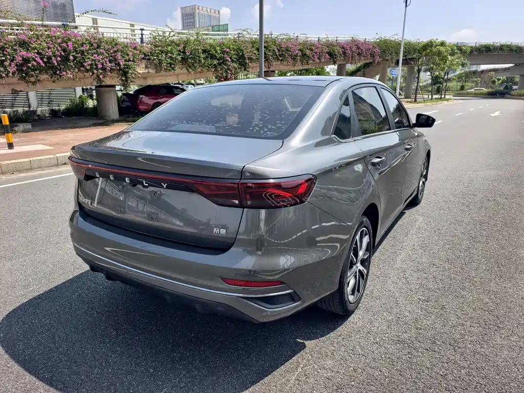 Geely Emgrand — миниатюра 7