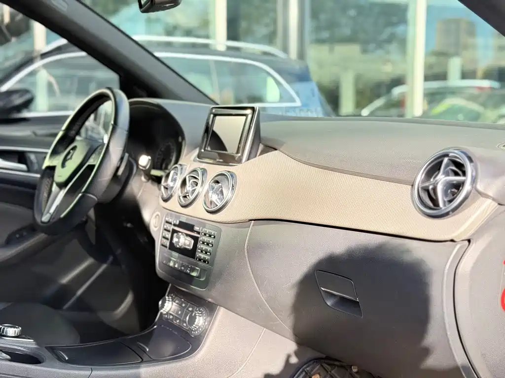 Mercedes-Benz B-Class — миниатюра 24