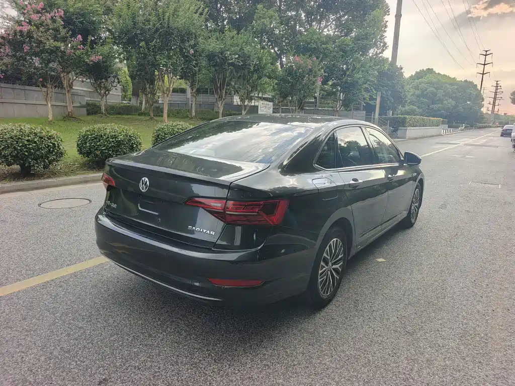 Volkswagen Sagitar — миниатюра 4