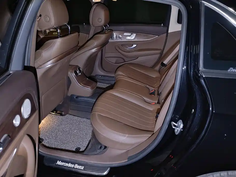 Mercedes-Benz E-Class — миниатюра 11