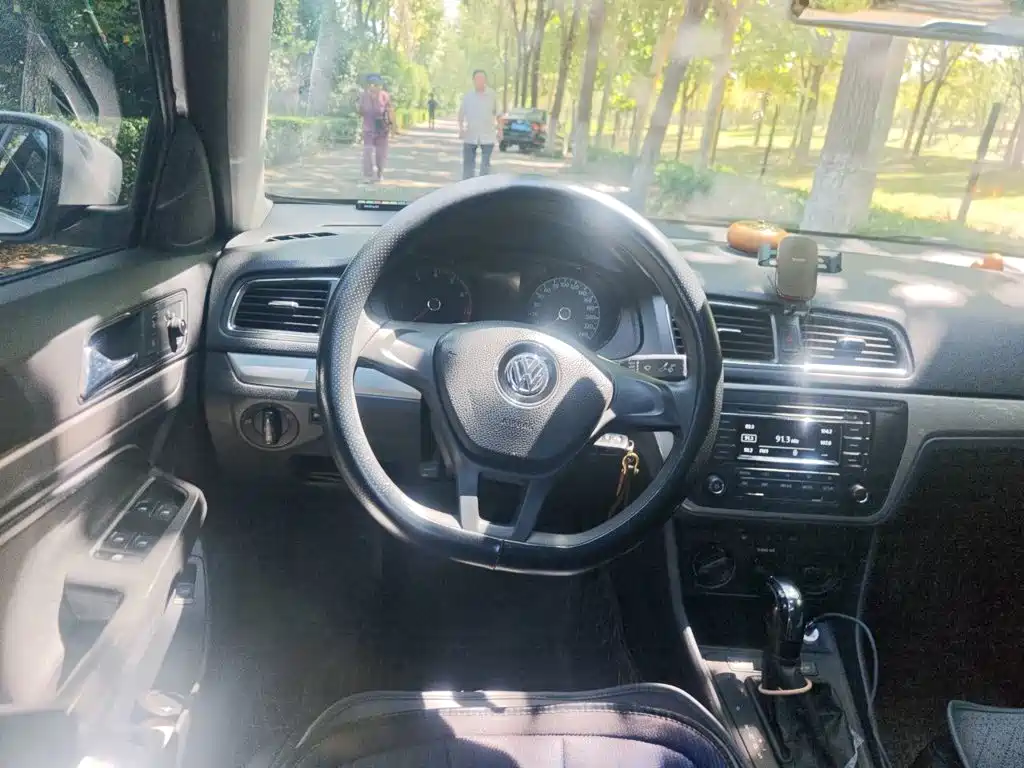 Volkswagen Lavida — миниатюра 3