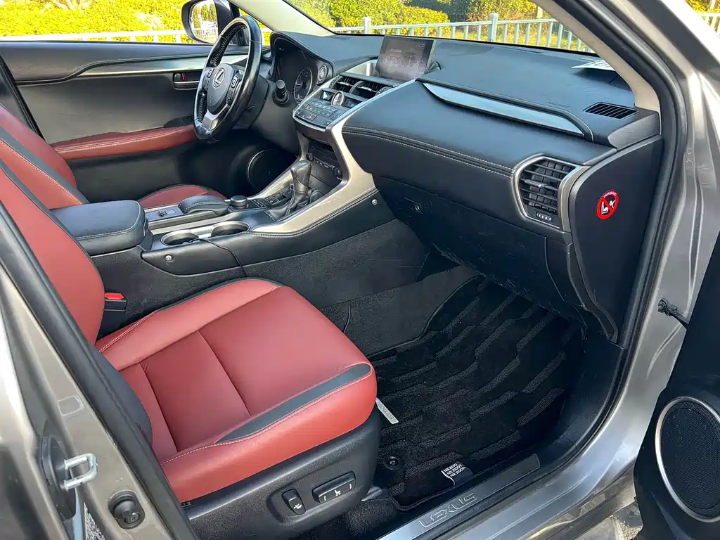 Lexus NX — миниатюра 8