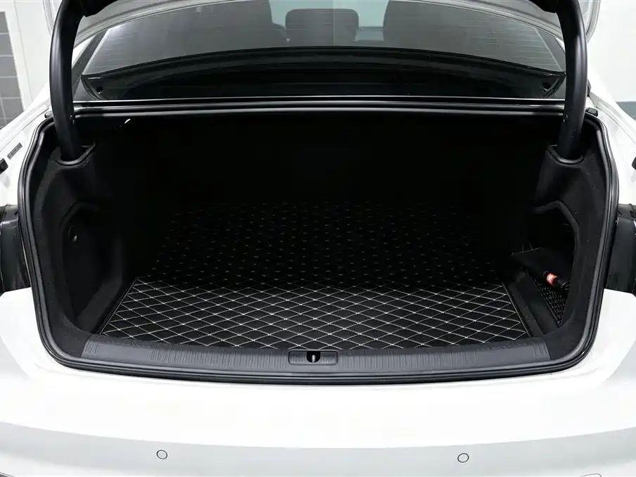 Audi A4L — миниатюра 19