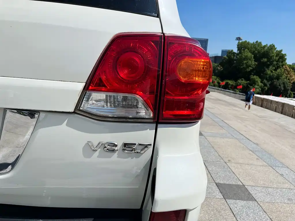 Toyota Land Cruiser — миниатюра 9