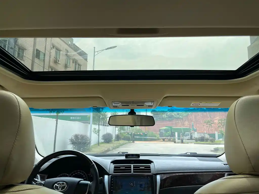 Toyota Camry — миниатюра 13