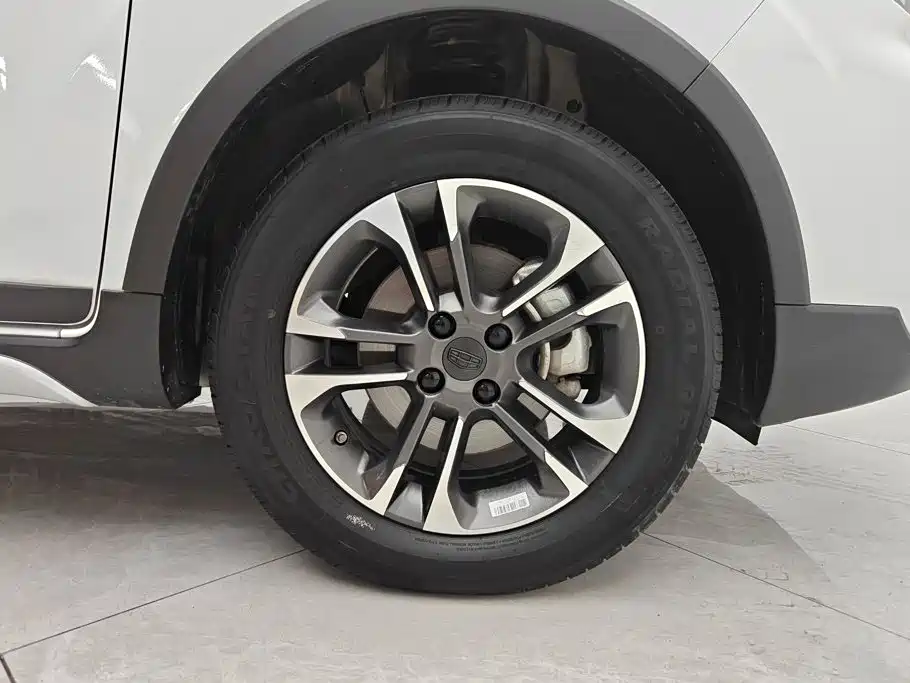 Geely Vision X3 — миниатюра 6