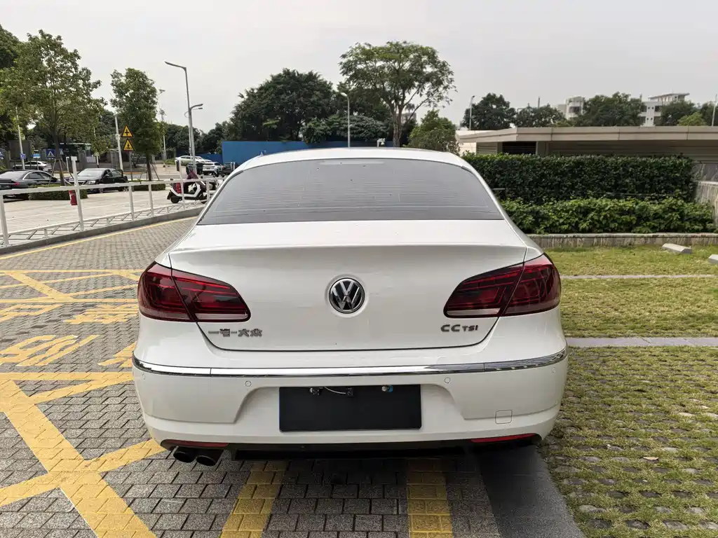 Volkswagen FAW - Passat CC CC 2016 1.8TSI Luxury