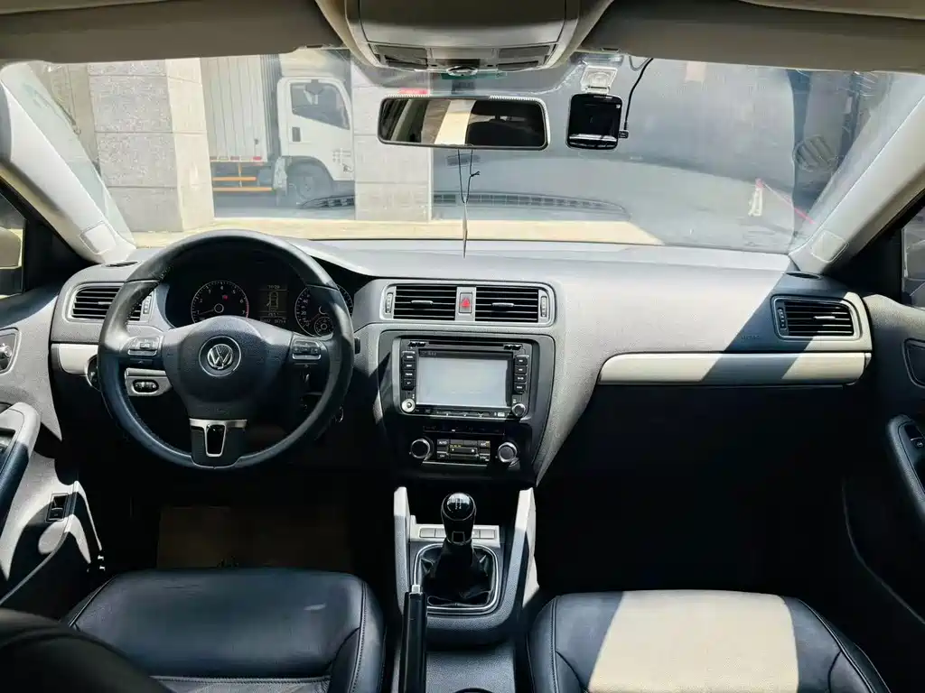 Volkswagen Sagitar — миниатюра 6