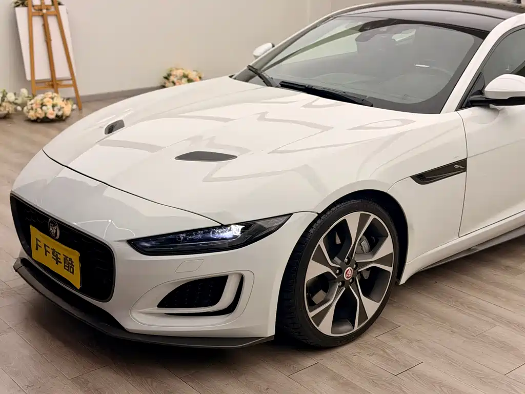 Jaguar F-Type 2022 P300 R-DYNAMIC BLACK