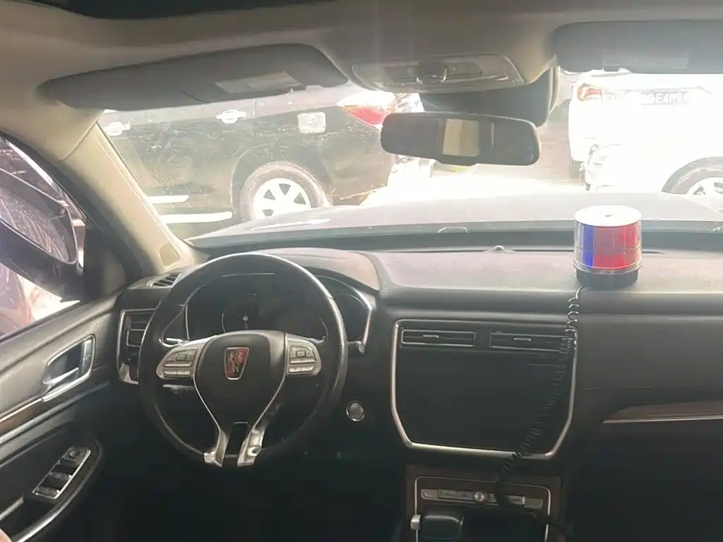 Roewe RX8 — миниатюра 17