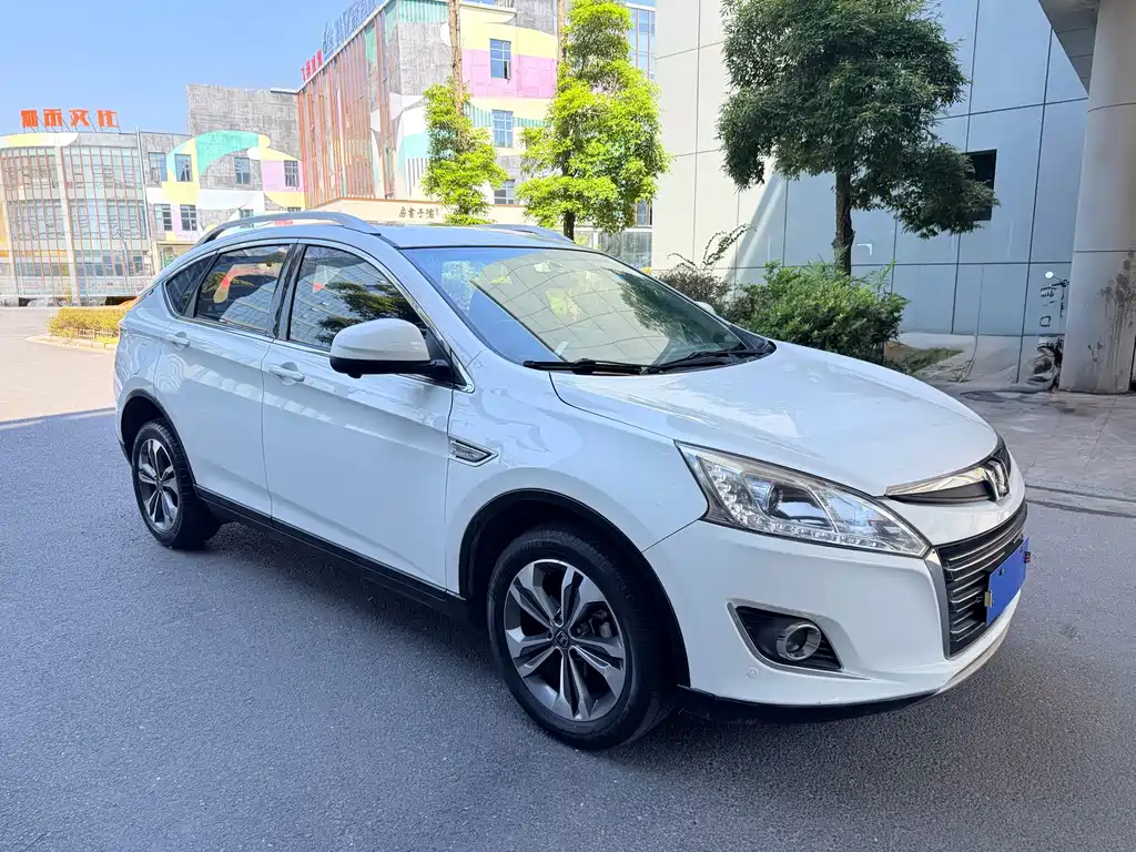 Luxgen U6 — миниатюра 3