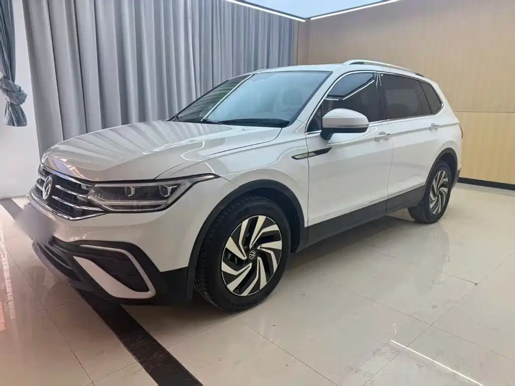 Volkswagen Tiguan L L 2023 300TSI AT Smart