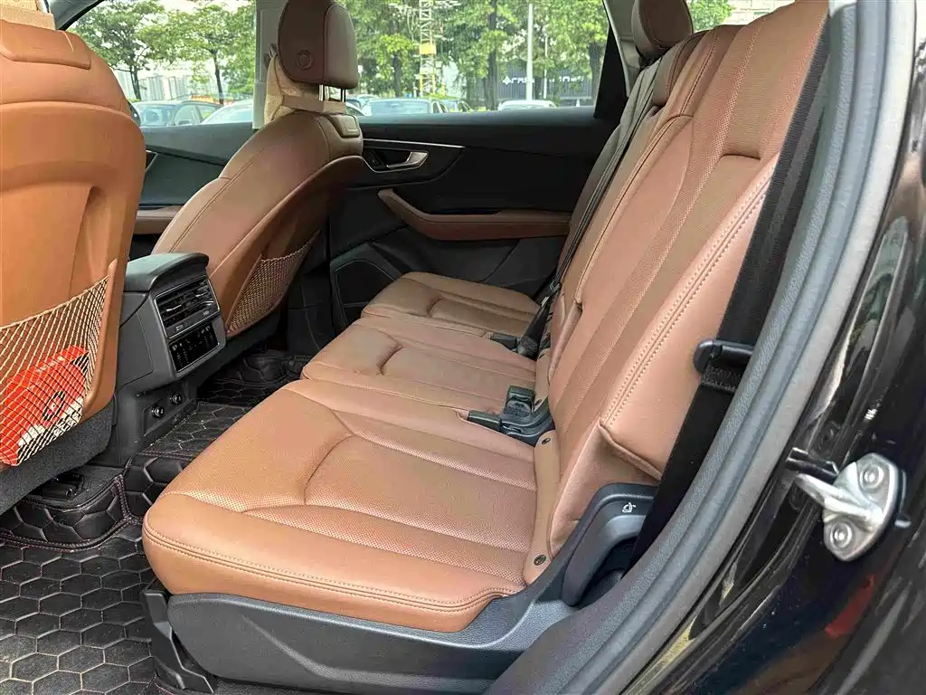 Audi Q7 — миниатюра 8