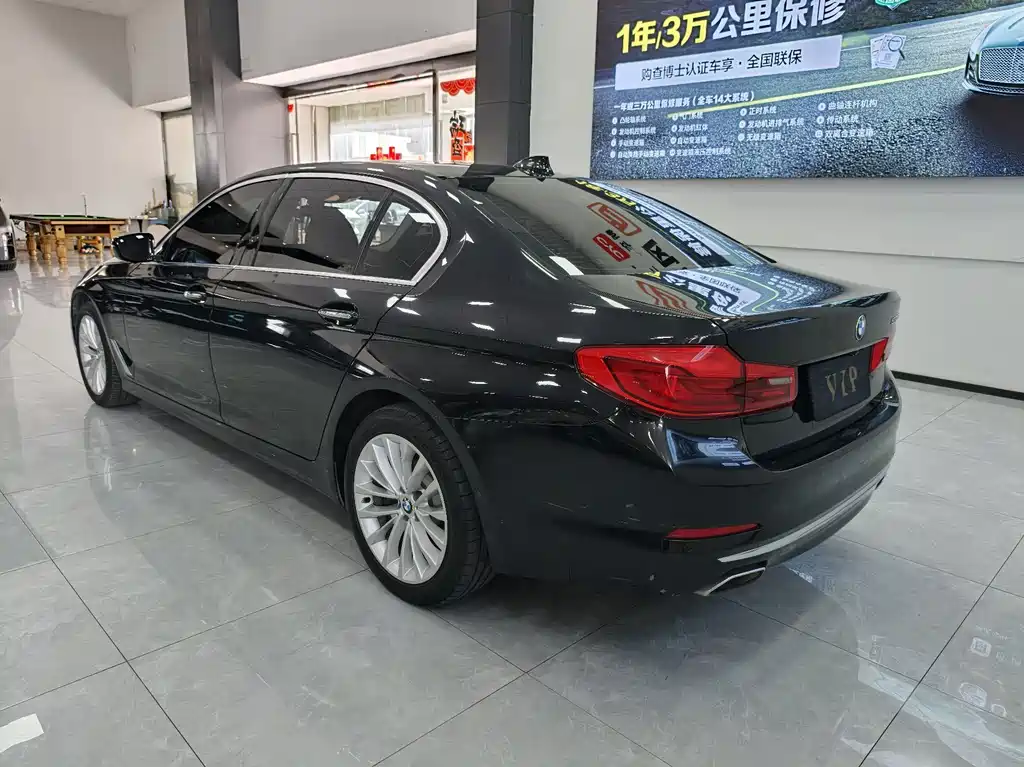 BMW 5 Series — миниатюра 6