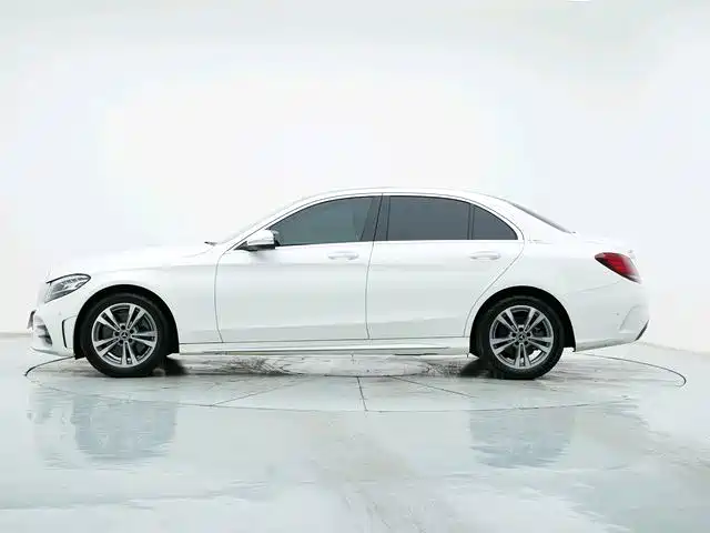 Mercedes-Benz C-Class — миниатюра 6