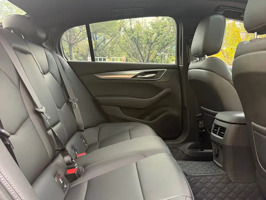 Cadillac CT5 — миниатюра 10