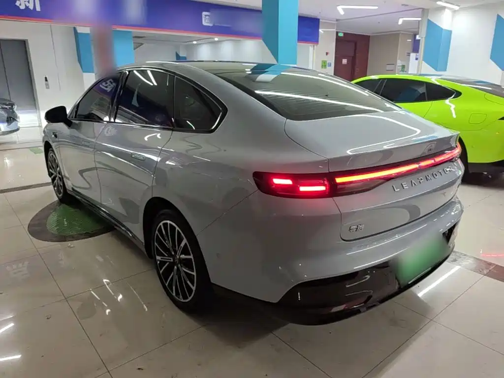 Leapmotor Leapmotor B01 — миниатюра 5