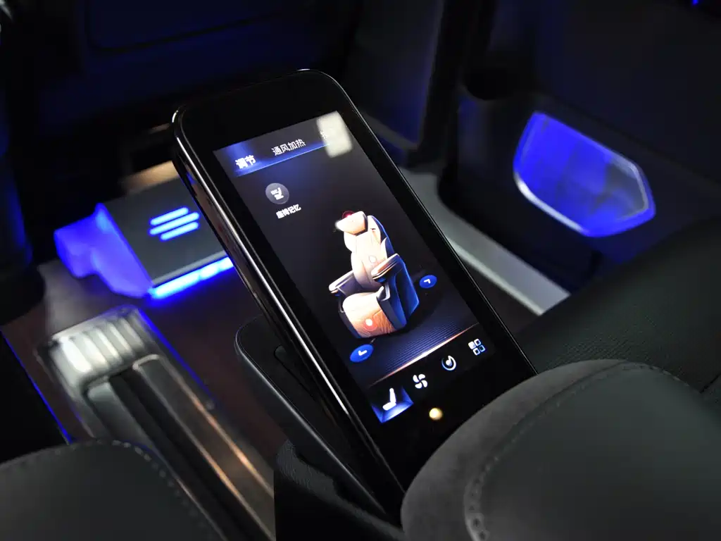 Hongqi HQ9 PHEV 2024 2.0T Luxury