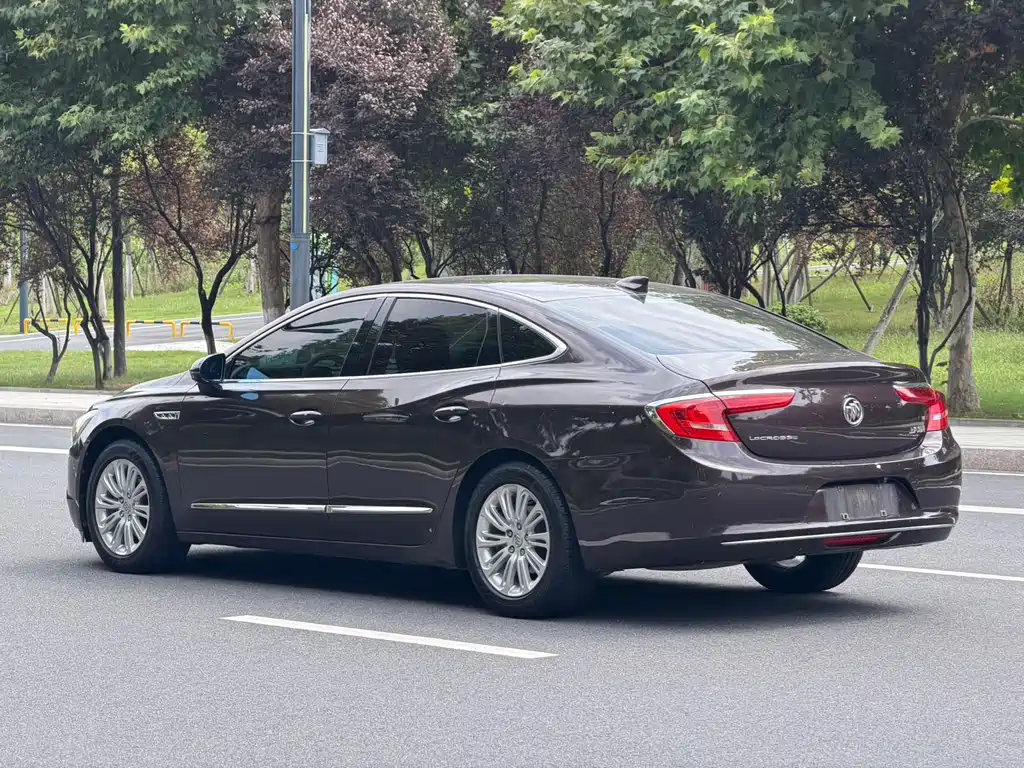 Buick LaCrosse — миниатюра 9