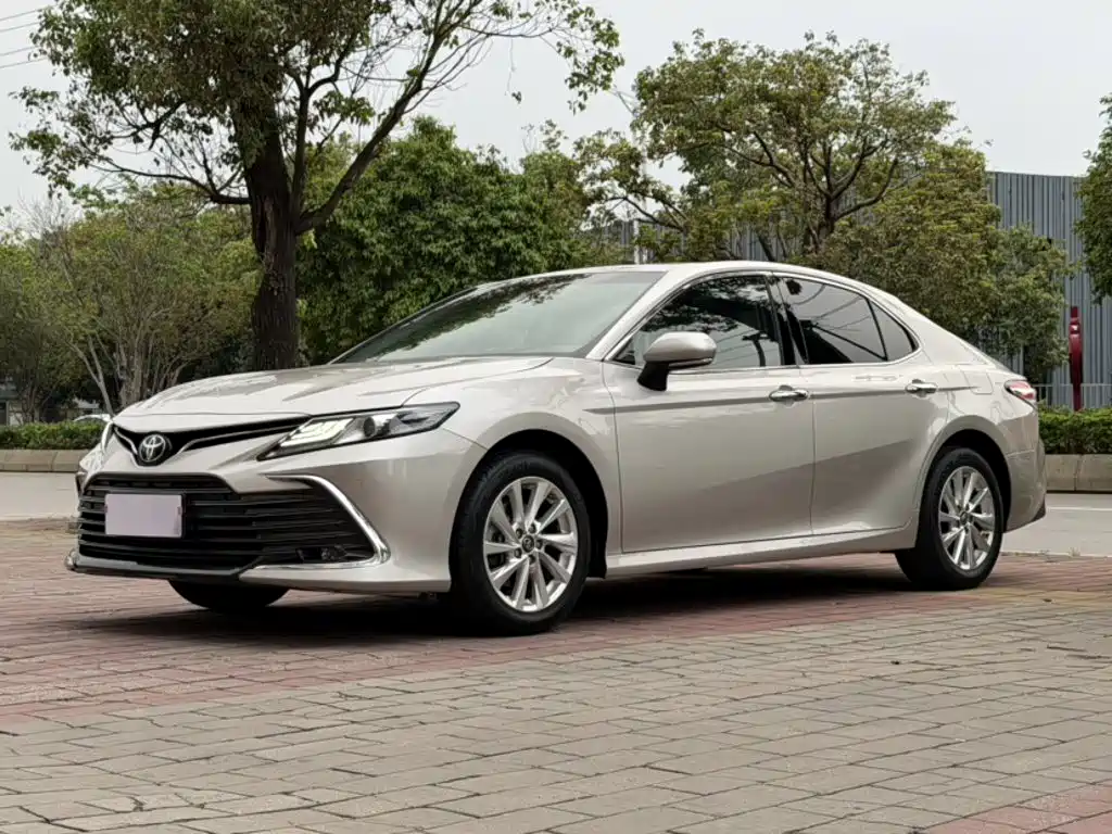 Toyota Camry 2021 2.0G Luxury