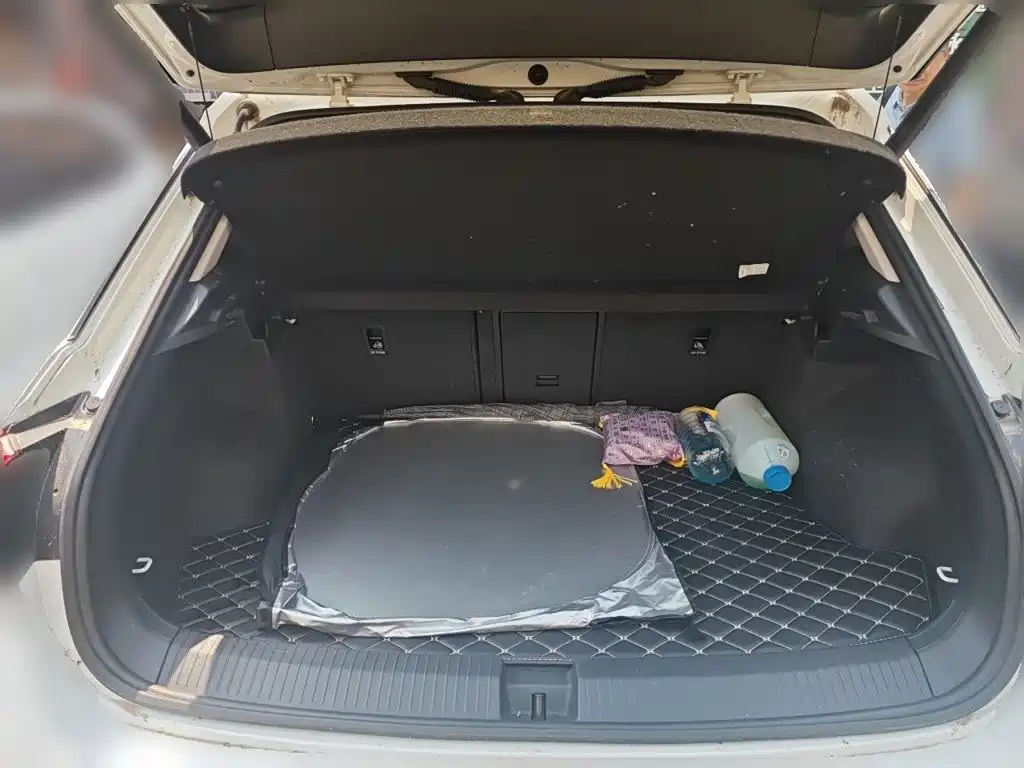 Volkswagen T-Roc — миниатюра 15