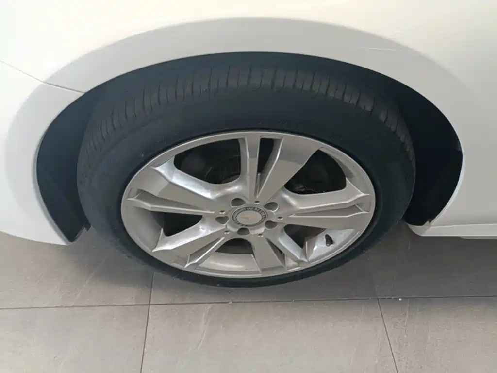 Mercedes-Benz E-Class — миниатюра 23