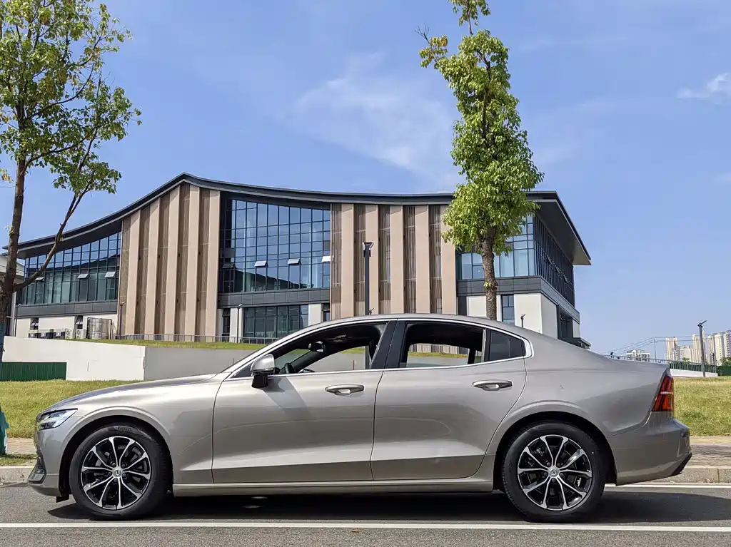 Volvo S60 — миниатюра 3