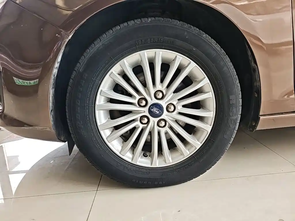 Ford Escort — миниатюра 23