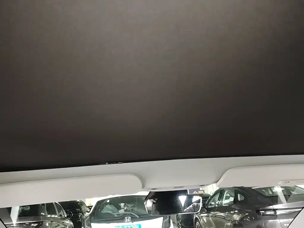 Tesla Model 3 — миниатюра 18