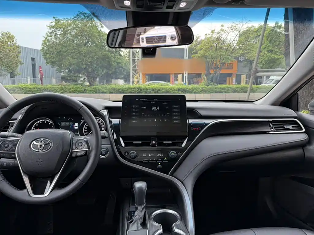 Toyota Camry 2021 2.0G Luxury