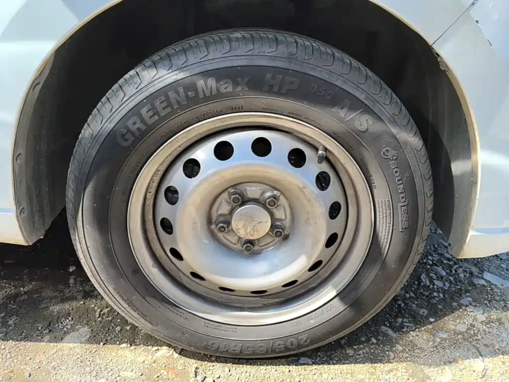 Wuling Hongguang PLUS — миниатюра 12