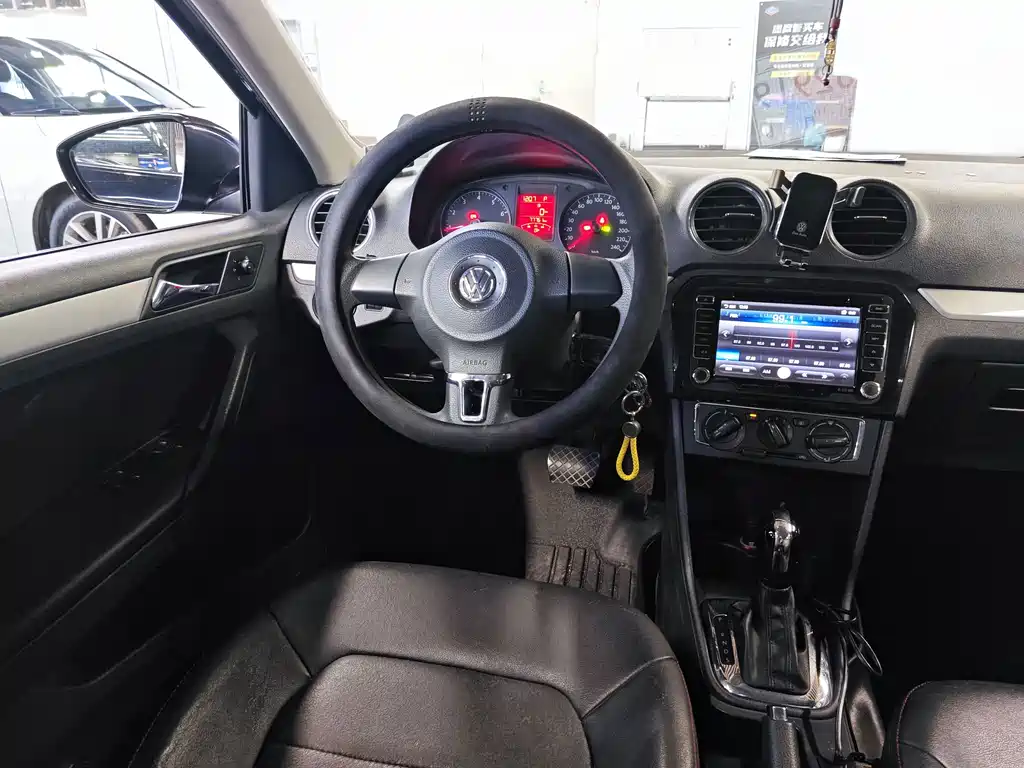 Volkswagen Jetta — миниатюра 11