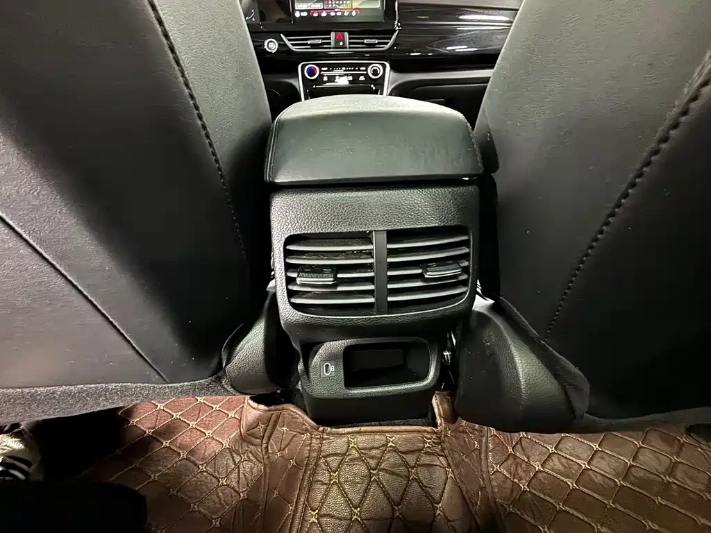 Kia Seltos — миниатюра 23
