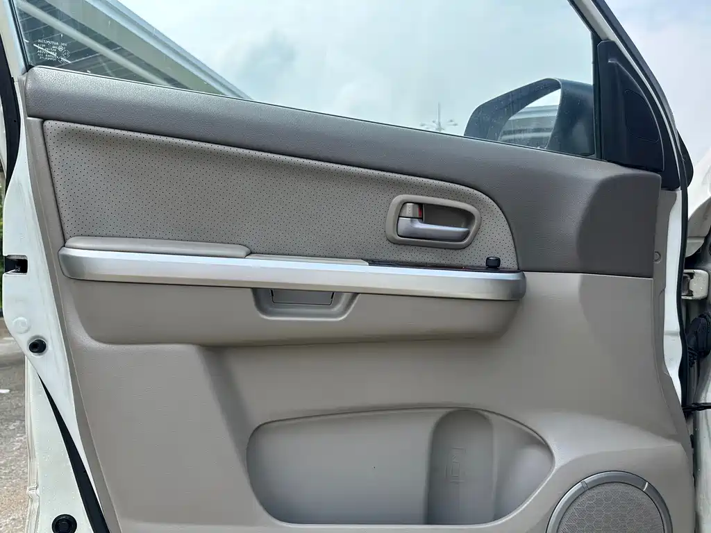 Suzuki Grand Vitara — миниатюра 10