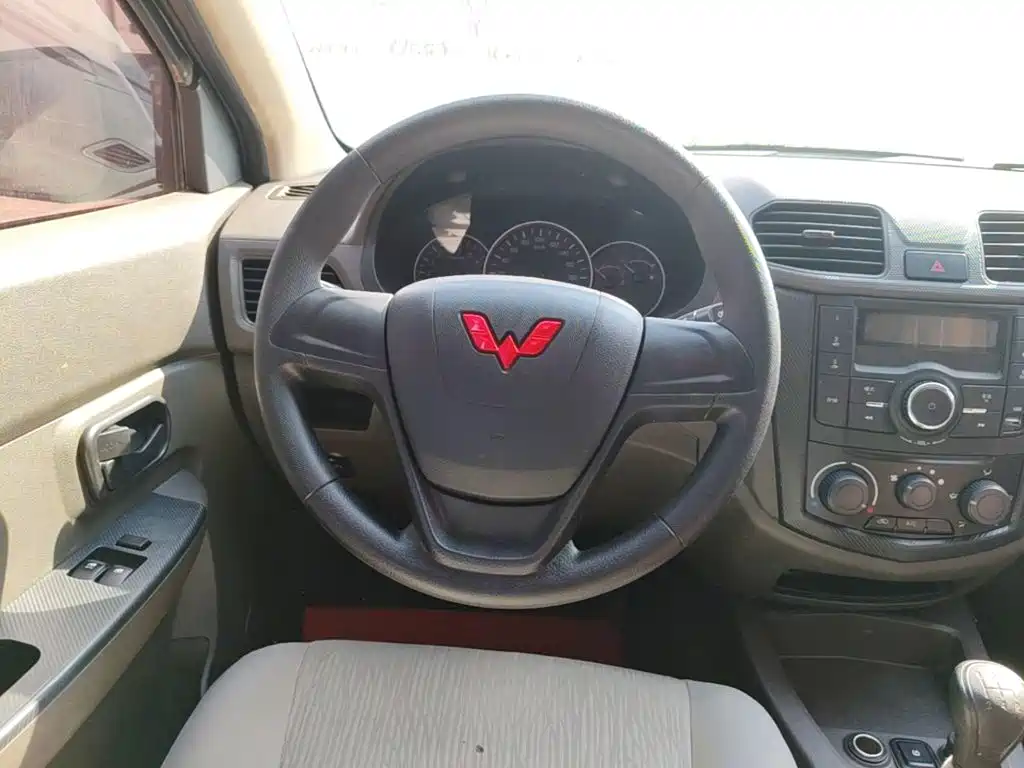 Wuling Hongguang — миниатюра 11