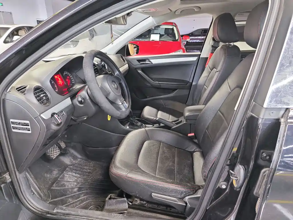 Volkswagen Jetta — миниатюра 8