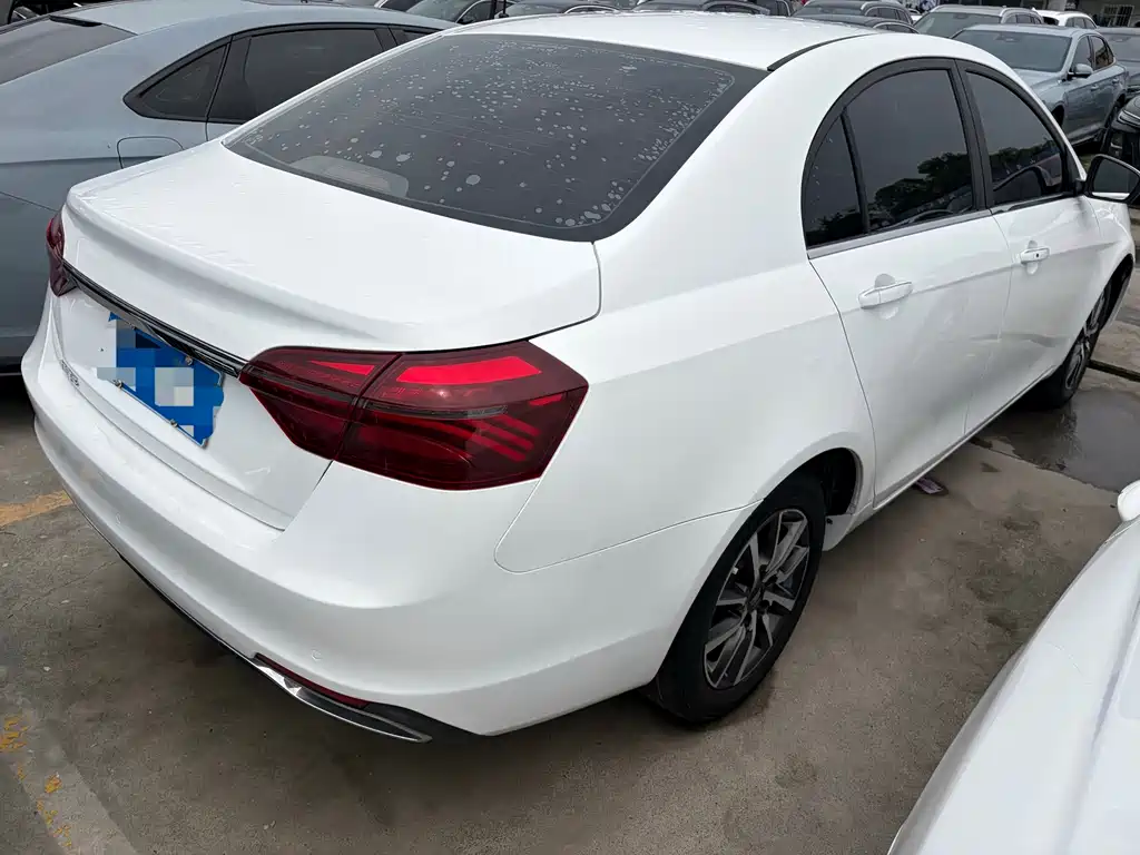 Geely Emgrand — миниатюра 6