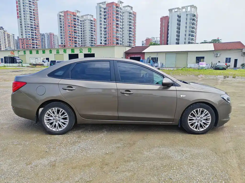 Buick Excelle — миниатюра 5