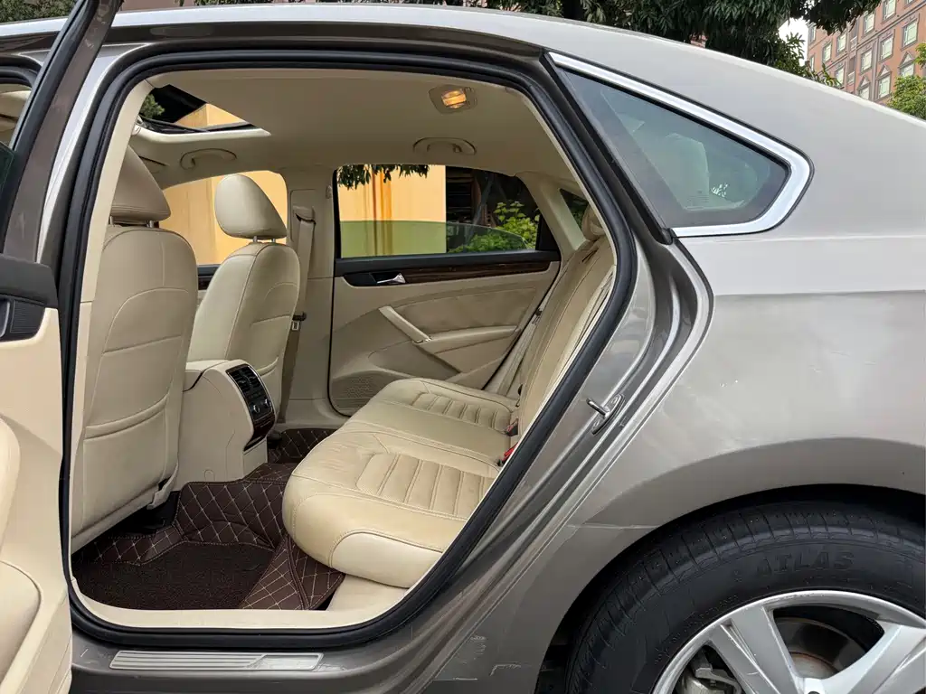 Volkswagen Passat — миниатюра 7