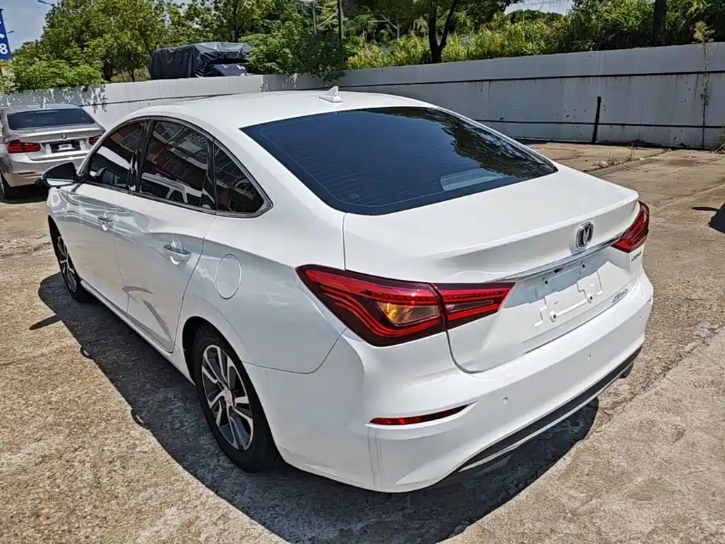 Changan Eado — миниатюра 5