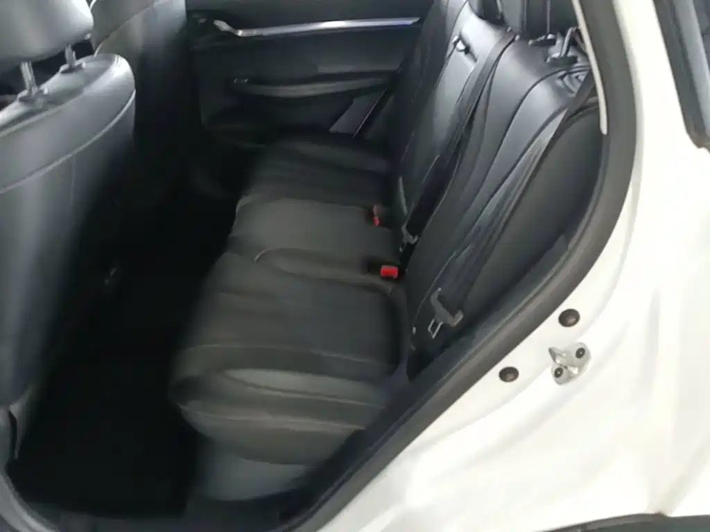 Roewe RX5 eMAX — миниатюра 17