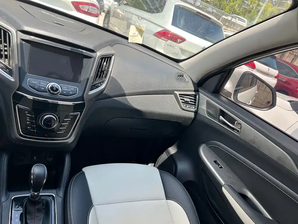 Changan CS35 — миниатюра 8