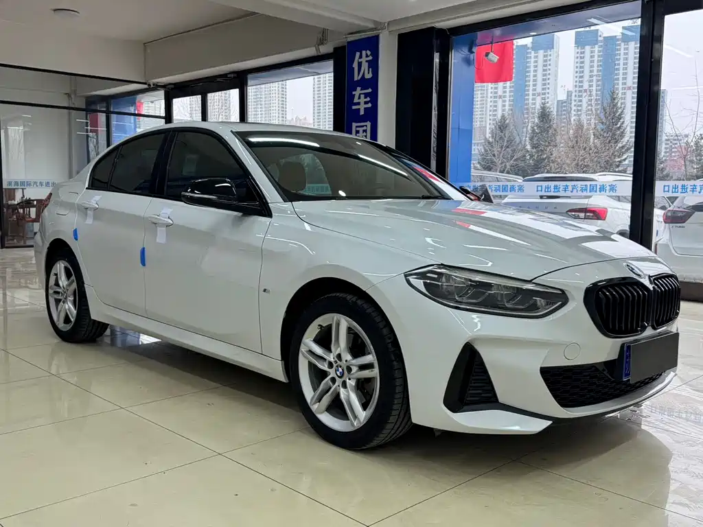 BMW 1 SERIES