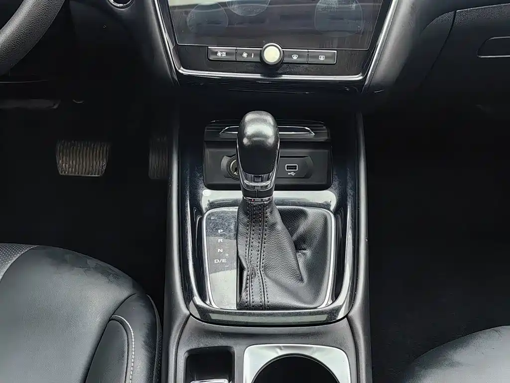 Roewe i5 — миниатюра 13
