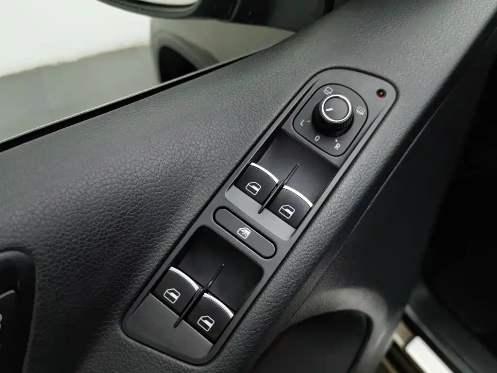 Volkswagen Tiguan — миниатюра 9
