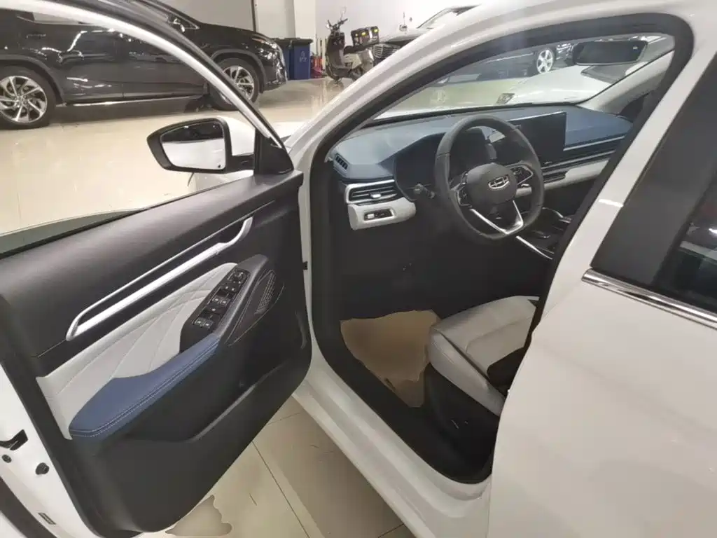 Geely Emgrand — миниатюра 16