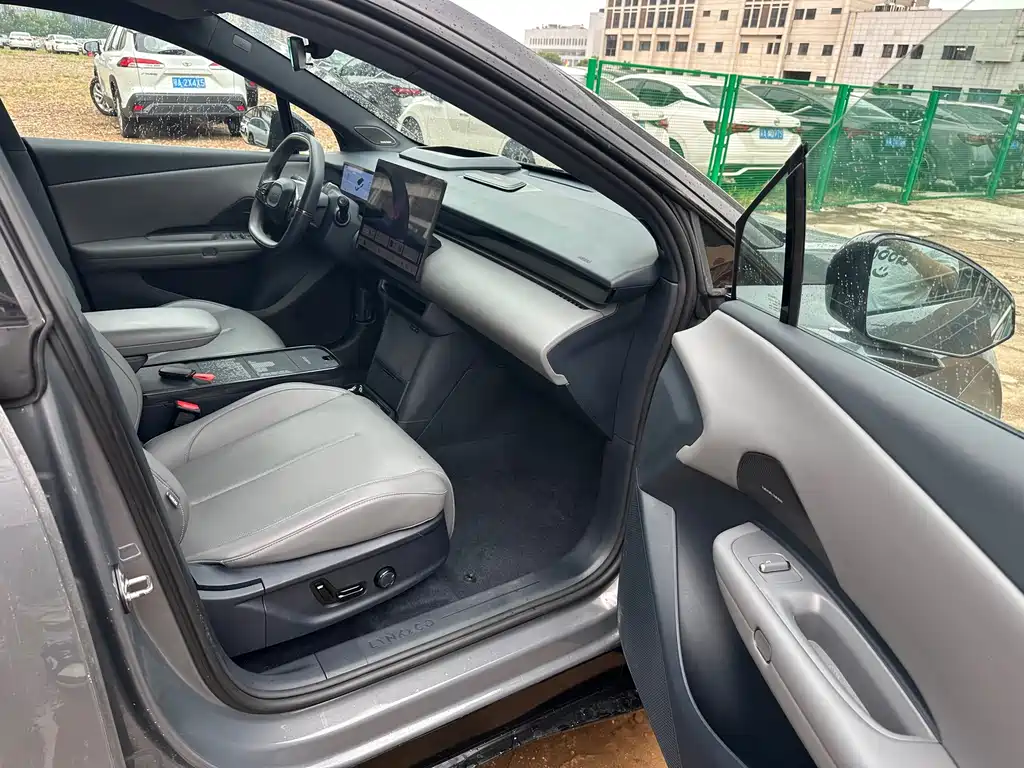 Lynk & Co Z20 — миниатюра 6