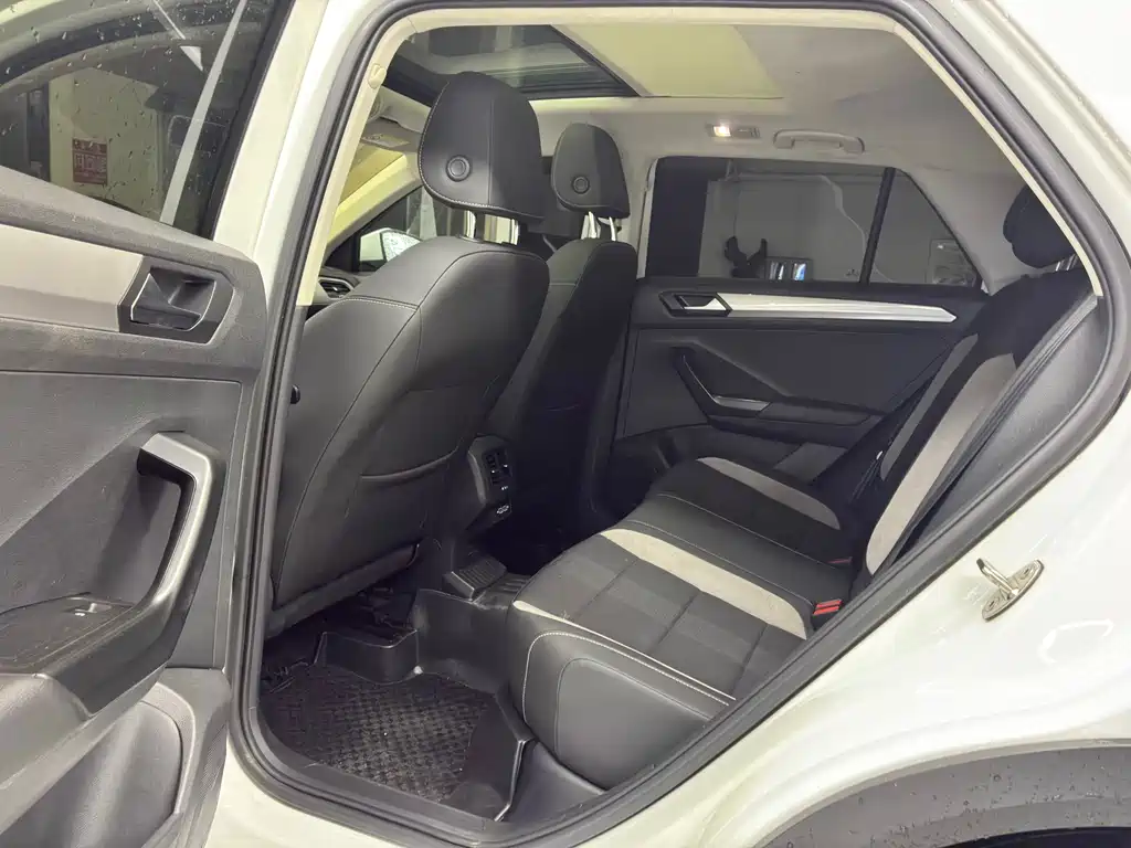 Volkswagen T-Roc 2021 280TSI DSG Luxury Smart Connect