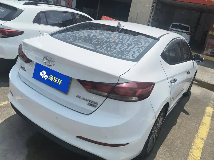 Hyundai Elantra — миниатюра 3